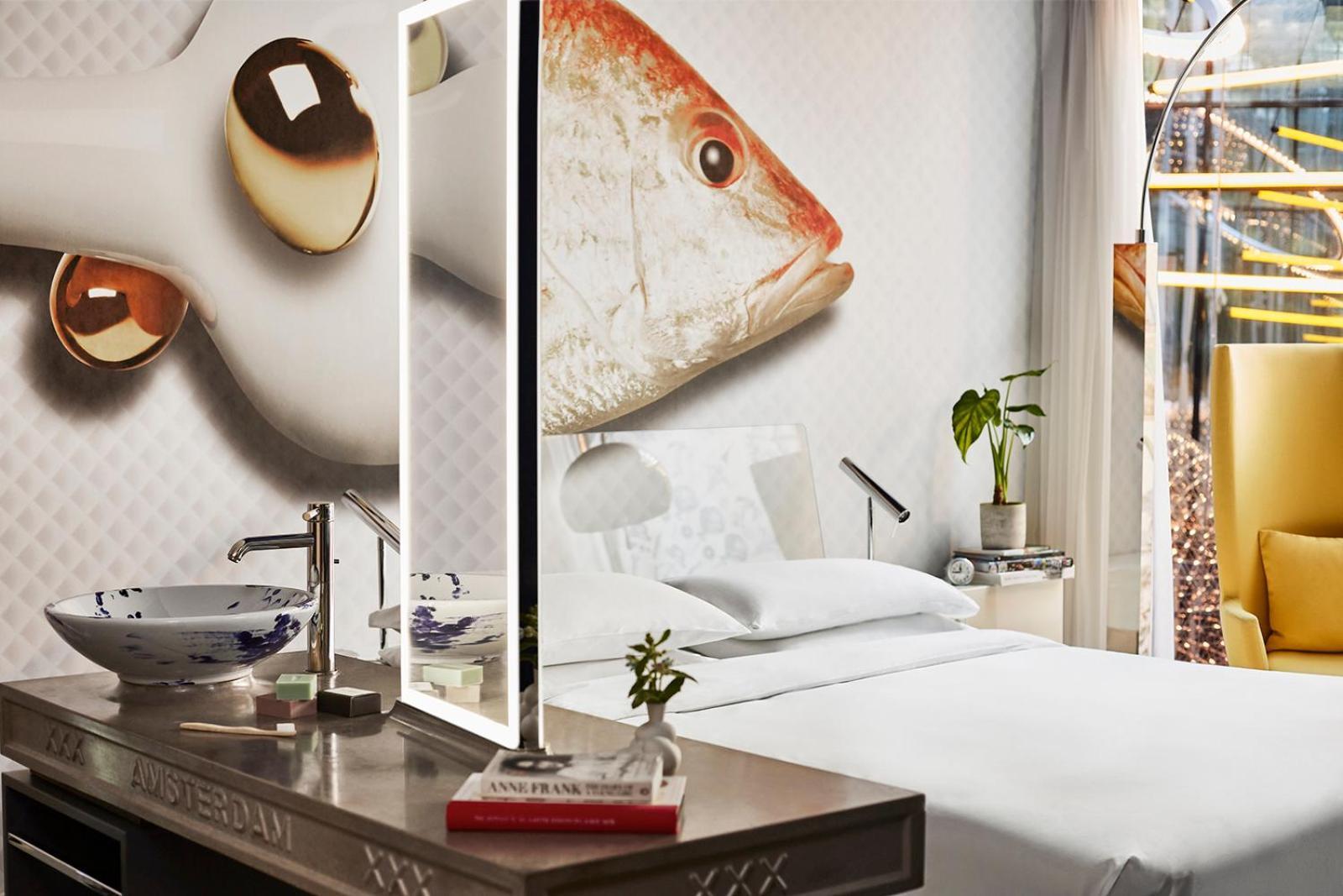 Andaz Amsterdam, Prinsengracht, By Hyatt Eksteriør bilde The 2014 award trophy