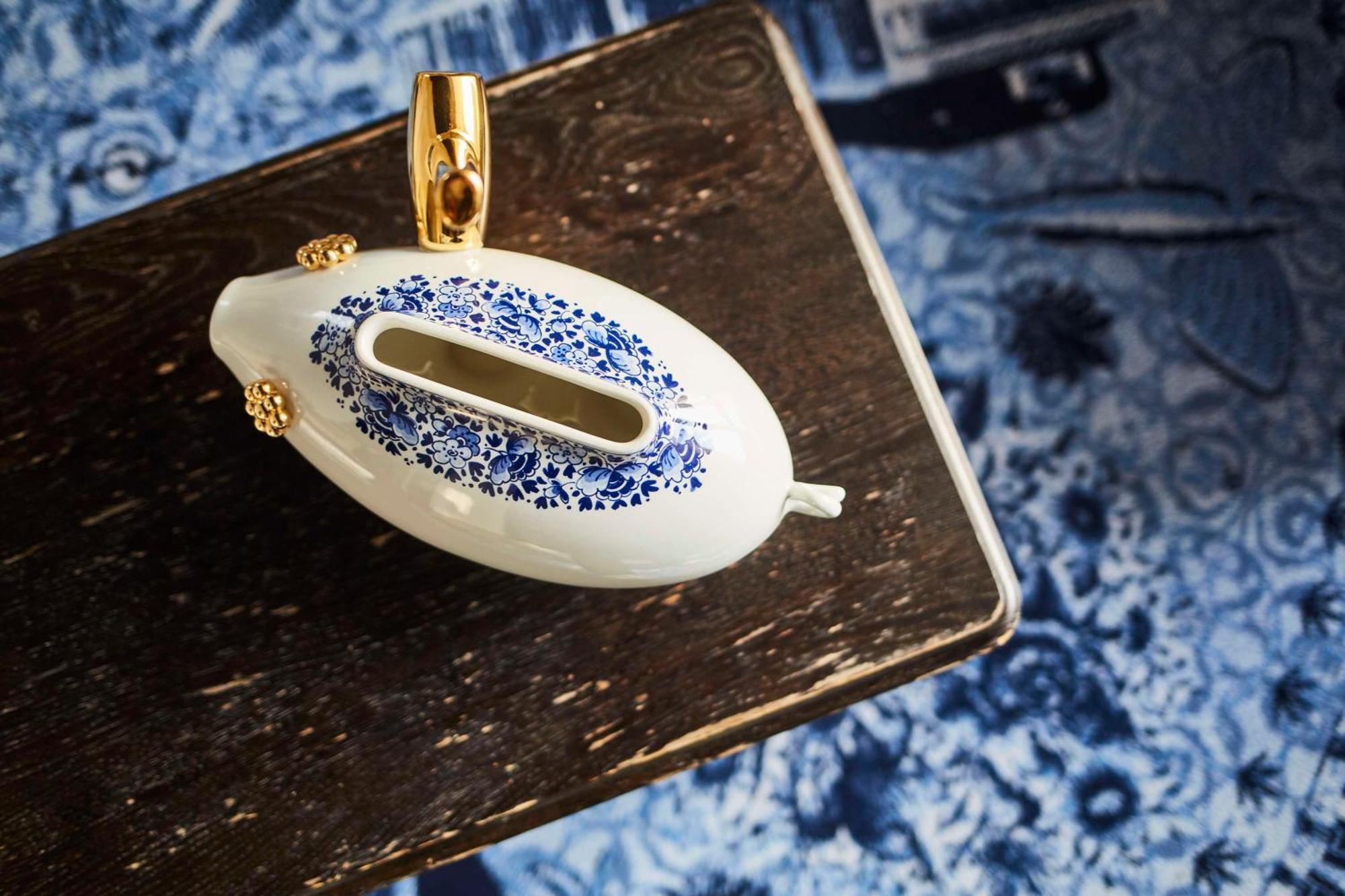 Andaz Amsterdam, Prinsengracht, By Hyatt Eksteriør bilde A blue and white porcelain inkwell