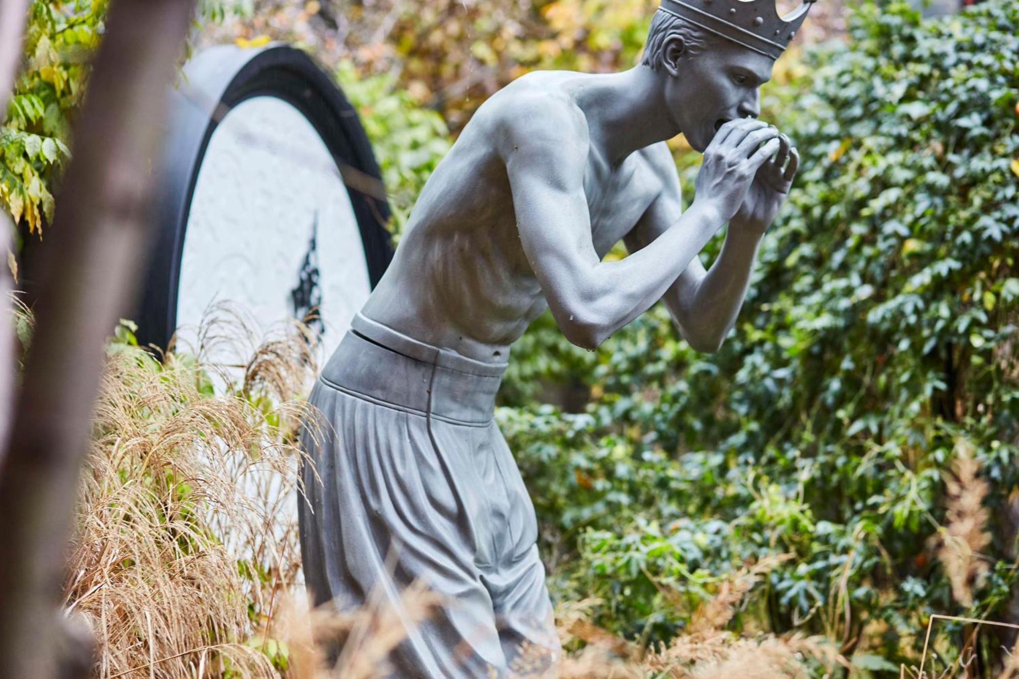 Andaz Amsterdam, Prinsengracht, By Hyatt Eksteriør bilde The statue of King Solomon in the garden of the National Museum of the Republic of the Congo